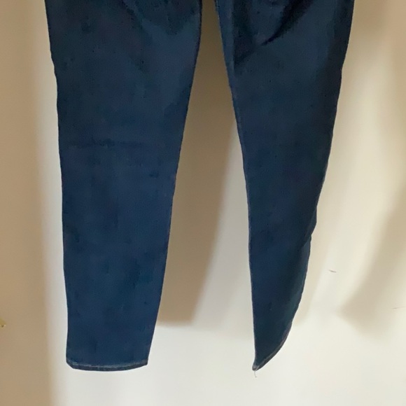 Paige Denim 'Verdugo Crop' Cropped Denim Jeans in a Dark Wash (26W X 26L) - Picture 10 of 11